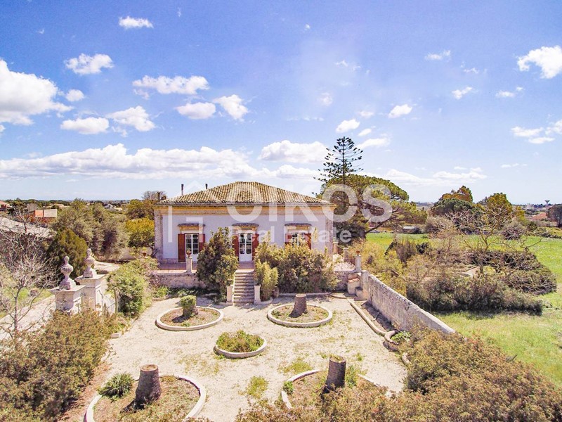 Villa in Vendita a Modica, 1'500'000€, 270 m²