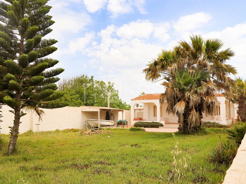 Villa in Vendita a Pachino, 300'000€, 137 m²