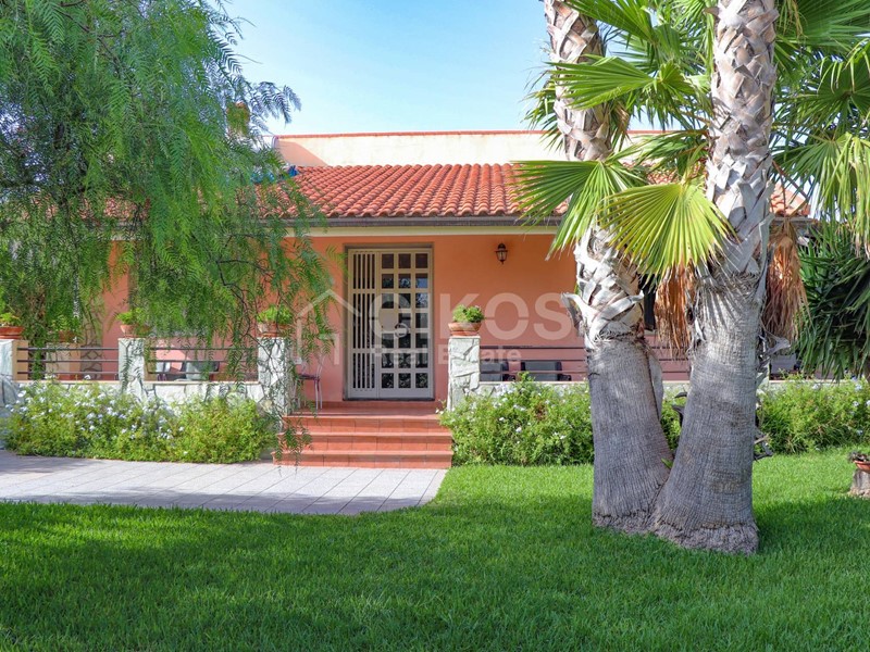 Villa in Vendita a Noto, 355'000€, 114 m²