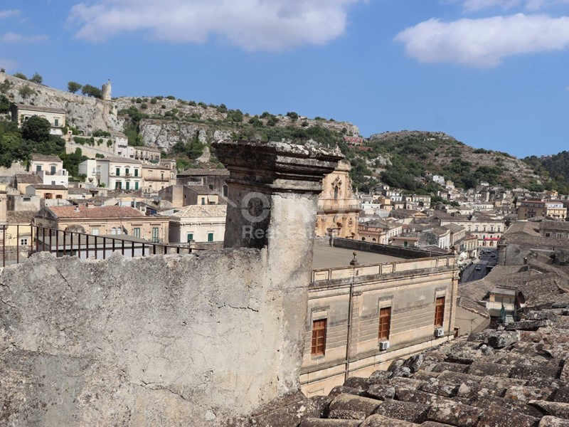 Appartamento in Vendita a Modica, 610'000€, 455 m²