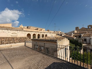 Appartamento in Vendita a Noto, 850'000€, 385 m²