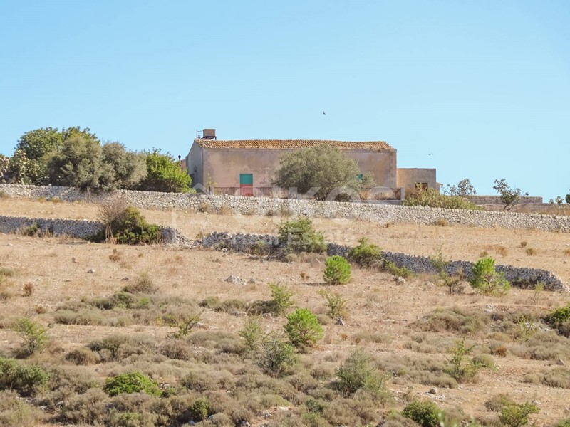Rustico in Vendita a Noto, 290'000€, 324 m²