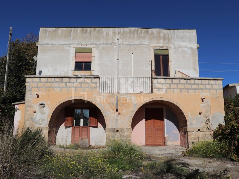 Rustico in Vendita a Noto, 470'000€, 550 m²