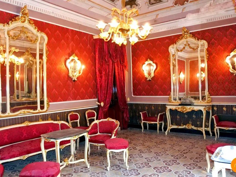 Appartamento in Vendita a Noto, 700 m²