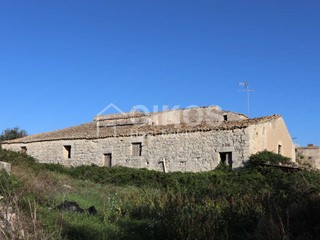 Terreno edificabile in Vendita a Rosolini, 650'000€, 260000 m²