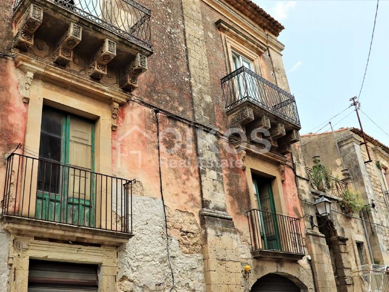 Casa Indipendente in Vendita a Palazzolo Acreide, 70'000€, 98 m²