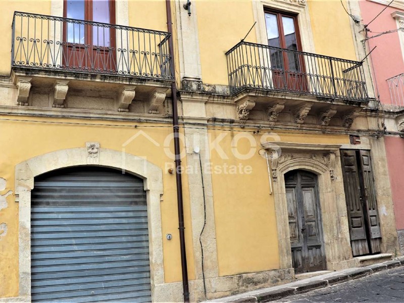 Casa Indipendente in Vendita a Palazzolo Acreide, 140'000€, 113 m²