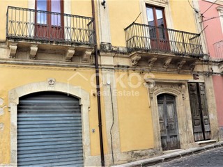 Casa Indipendente in Vendita a Palazzolo Acreide, 140'000€, 113 m²