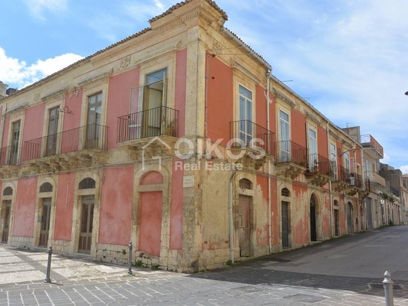 Appartamento in Vendita a Palazzolo Acreide, 225'000€, 217 m²