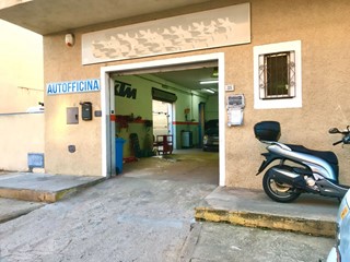 Capannone in Vendita a Olbia, 135'000€, 200 m²