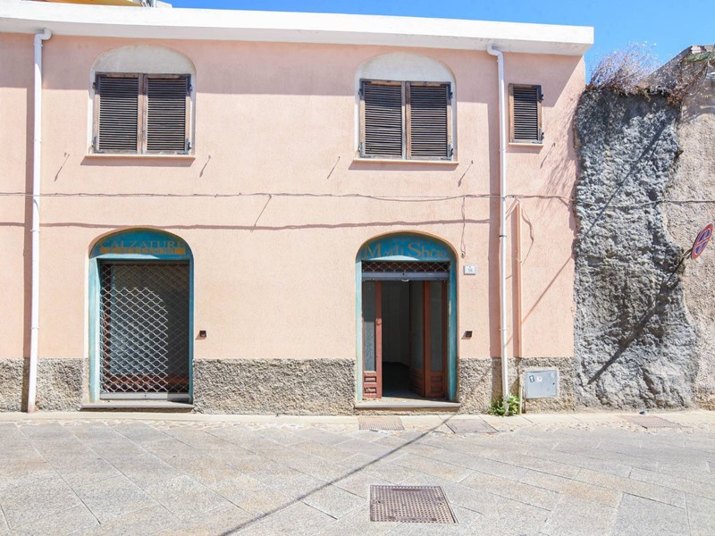 Negozio in Vendita a Nuoro, 60'000€, 44 m²