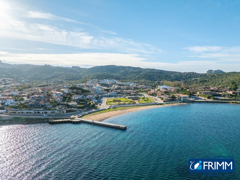 Attività commerciale in Vendita a Arzachena, 230 m²