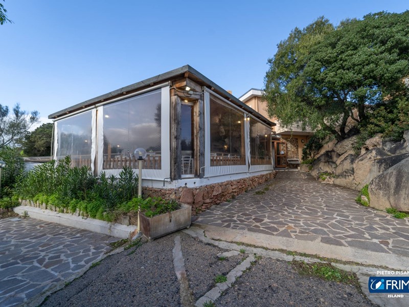 Immobile commerciale in Vendita a Olbia, 190'000€, 268 m²