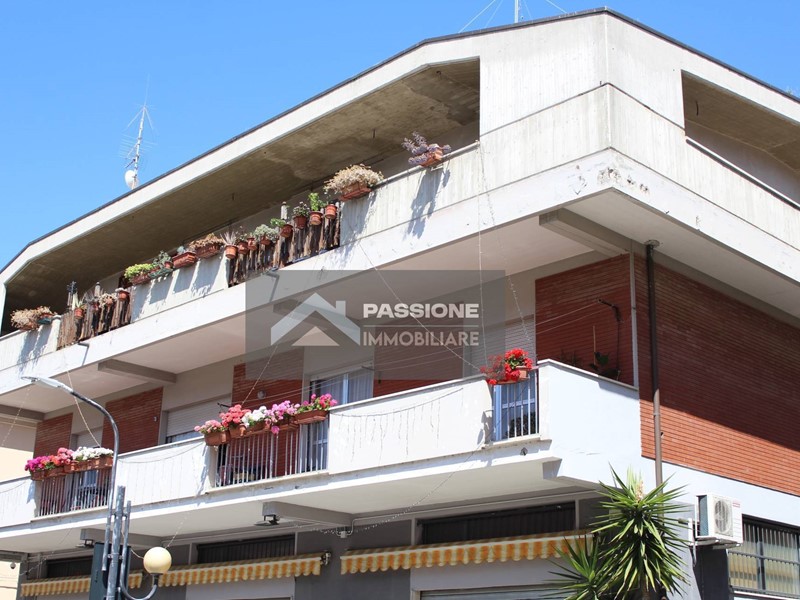 Attico in Vendita a Alba Adriatica, 99'000€, 210 m²