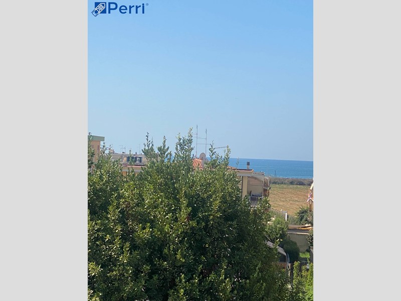 Attico in Vendita a Ladispoli, 275'000€, 195 m²