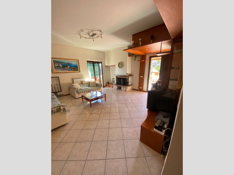 Quadrilocale in Vendita a Morlupo, 260'000&euro;, 140 m²