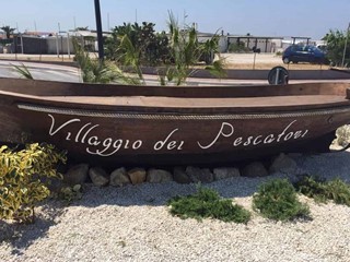 Villa in Affitto a Fiumicino, 2'500€, 200 m²