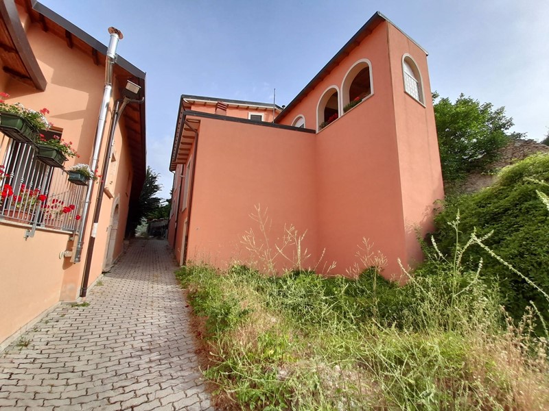 Bilocale in Vendita a L'Aquila, 69'000&euro;, 96 m²