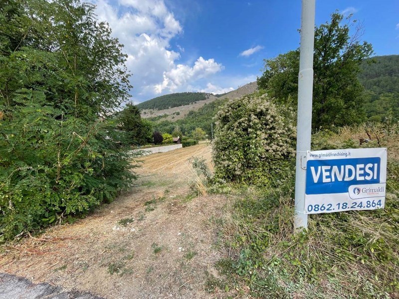 Terreno edificabile in Vendita a Ocre, 90'000&euro;, 1850 m²