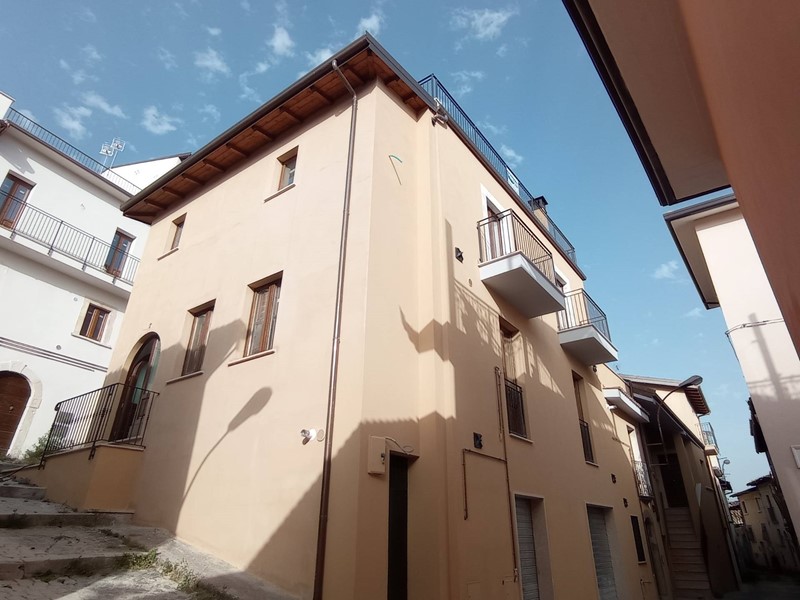 Attività commerciale in Vendita a L'Aquila, 48'000&euro;, 50 m²