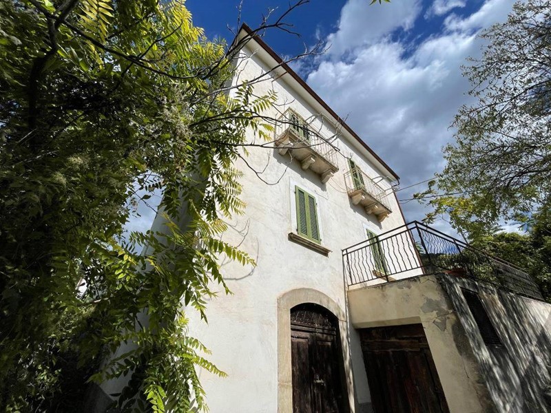Casa Semi Indipendente in Vendita a Ofena, 57'000&euro;, 120 m²