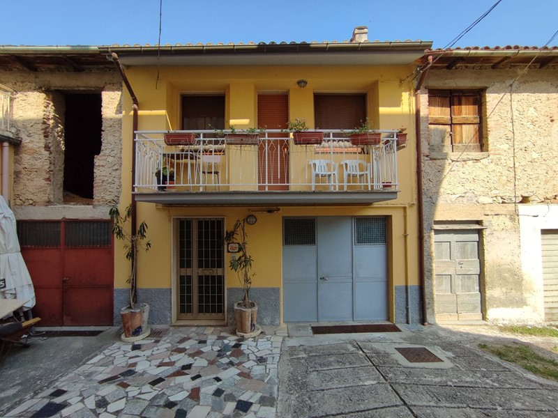 Casa Indipendente in Vendita a Tornimparte, 90'000€, 120 m²