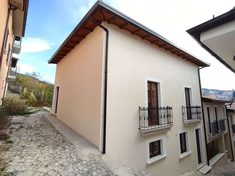 Casa Indipendente in Vendita a L'Aquila, 98'000&euro;, 110 m²