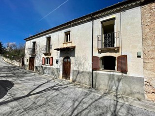 Casa Indipendente in Vendita a Caporciano, 55'000&euro;, 100 m²