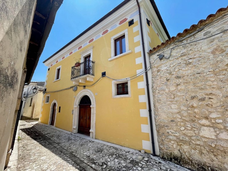 Quadrilocale in Vendita a Carapelle Calvisio, 199'000€, 100 m²