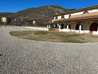 Immobile commerciale in Vendita a L'Aquila, 500'000&euro;, 200 m²