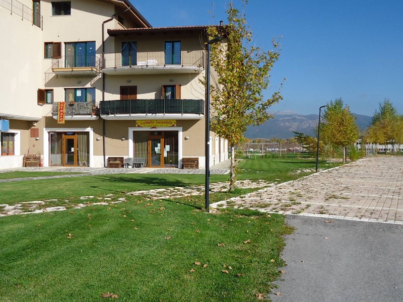 Magazzino in Affitto a L'Aquila, 500€, 140 m²