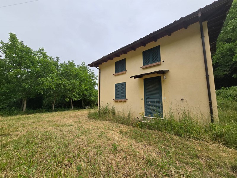 Rustico in Vendita a Tornimparte, 88'000€, 80 m²
