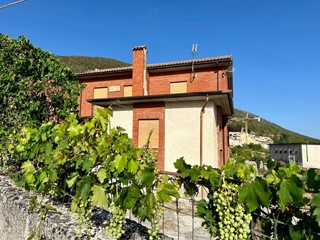 Villa in Vendita a San Pio delle Camere, 130'000€, 240 m²