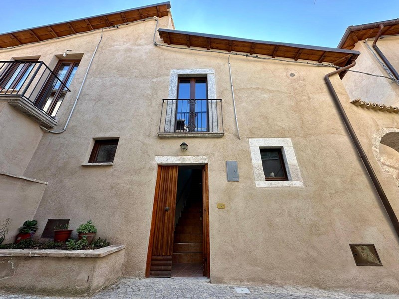 Casa Indipendente in Vendita a Navelli, 55'000&euro;, 80 m²