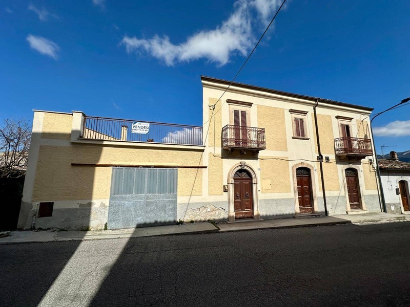 Casa Indipendente in Vendita a Capestrano, 168'000€, 120 m²