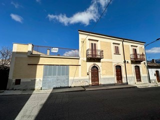 Casa Indipendente in Vendita a Capestrano, 168'000€, 120 m²