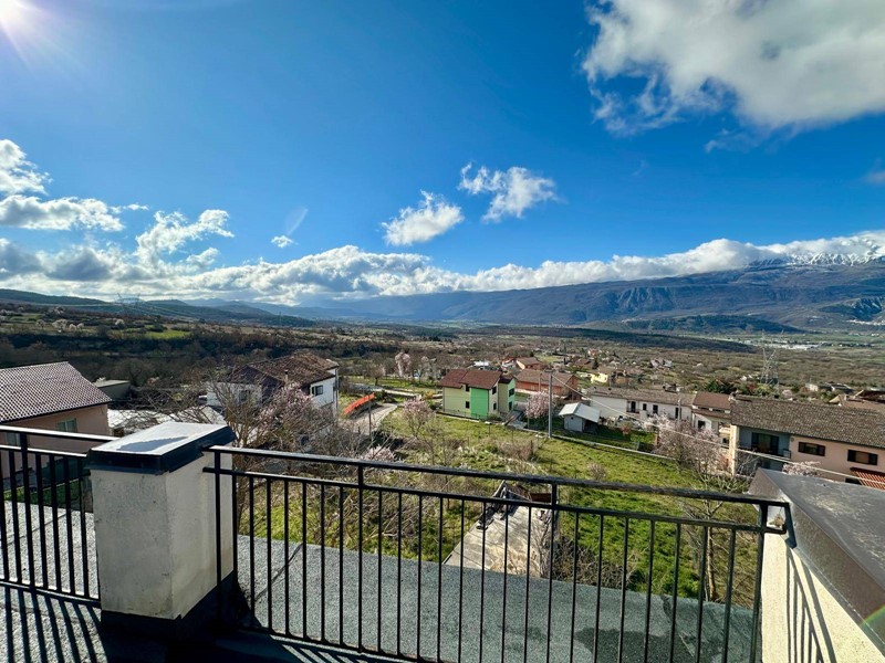 Casa Indipendente in Vendita a Barisciano, 69'000&euro;, 150 m²