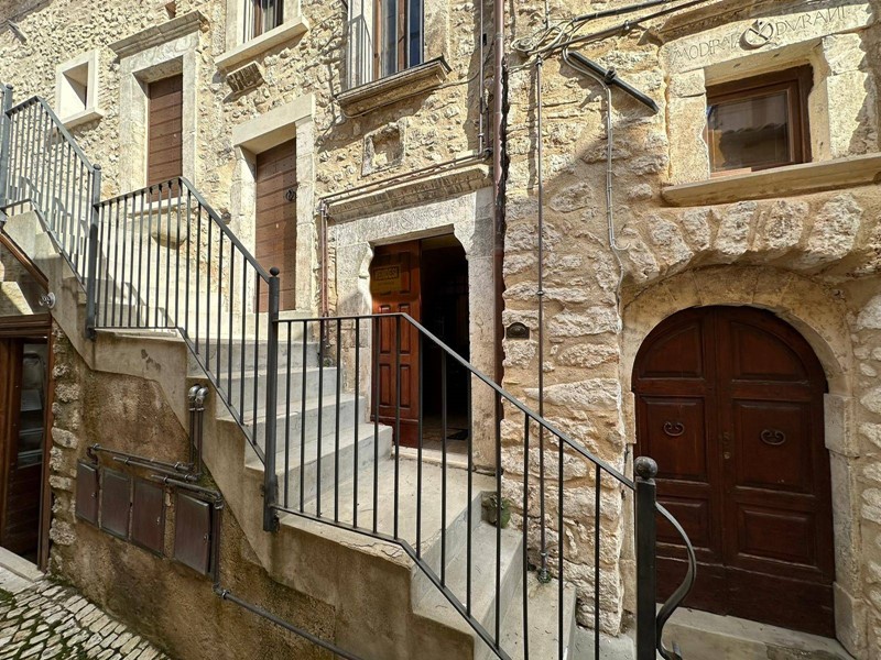 Casa Indipendente in Vendita a Castel del Monte, 80'000&euro;, 85 m²