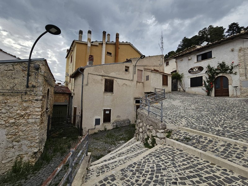 Casa Indipendente in Vendita a Castel del Monte, 28'000&euro;, 60 m²