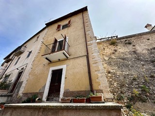 Casa Indipendente in Vendita a Carapelle Calvisio, 40'000€, 50 m²
