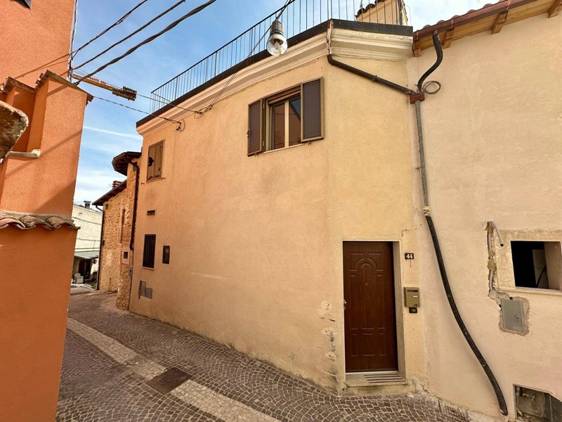 Casa Indipendente in Vendita a San Pio delle Camere, 30'000€, 50 m²