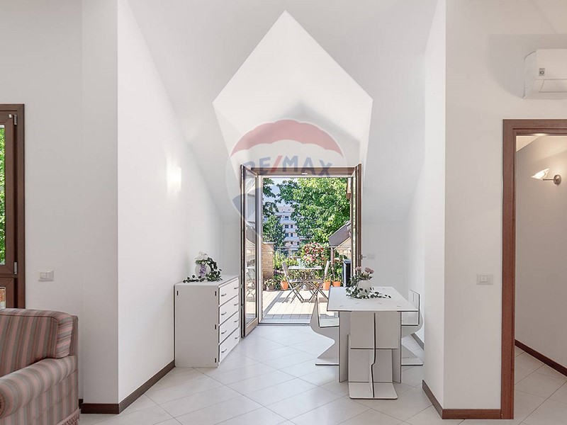 Attico in Vendita a Cinisello Balsamo, 270'000€, 106 m²