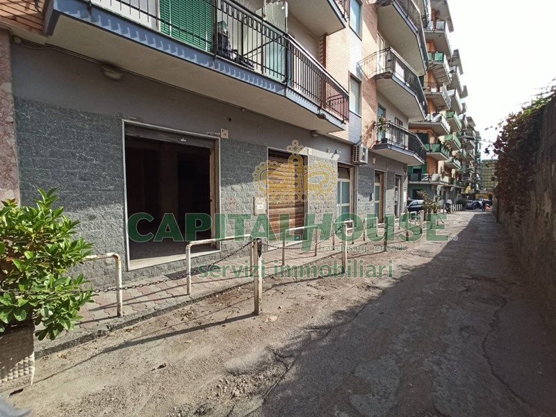 Immobile commerciale in Vendita a San Giorgio a Cremano, 75'000€, 55 m²