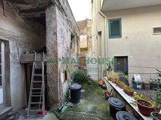 Appartamento in Vendita a Striano, 70'000€, 120 m²
