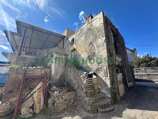 Rustico in Vendita a San Giuseppe Vesuviano, 56'000€, 85 m²