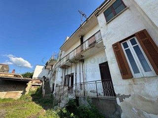 Casa Indipendente in Vendita a Domicella, 155'000€, 260 m²