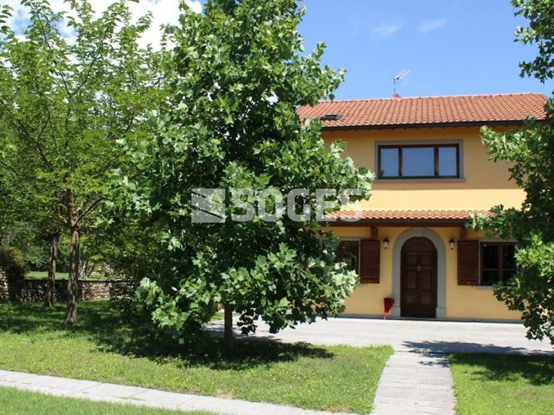 Villa in Vendita a Terranuova Bracciolini, 900'000€, 200 m²