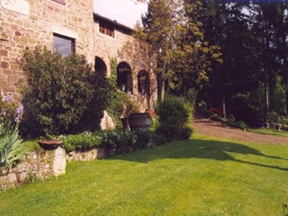 Villa in Vendita a Reggello, 595'000€, 376 m²