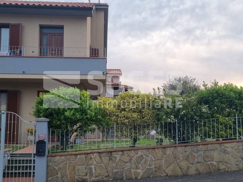 Appartamento in Vendita a Loro Ciuffenna, 570'000€, 160 m²