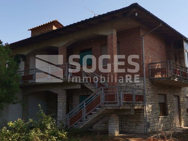 Casa Semi Indipendente in Vendita a Bucine, 290'000€, 200 m²